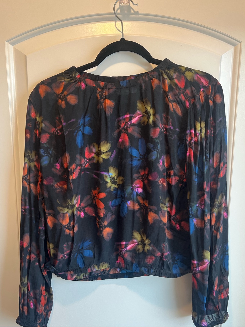 Bella Dahl Moody Floral Smocked Waist Blouse Black Size Small Like New